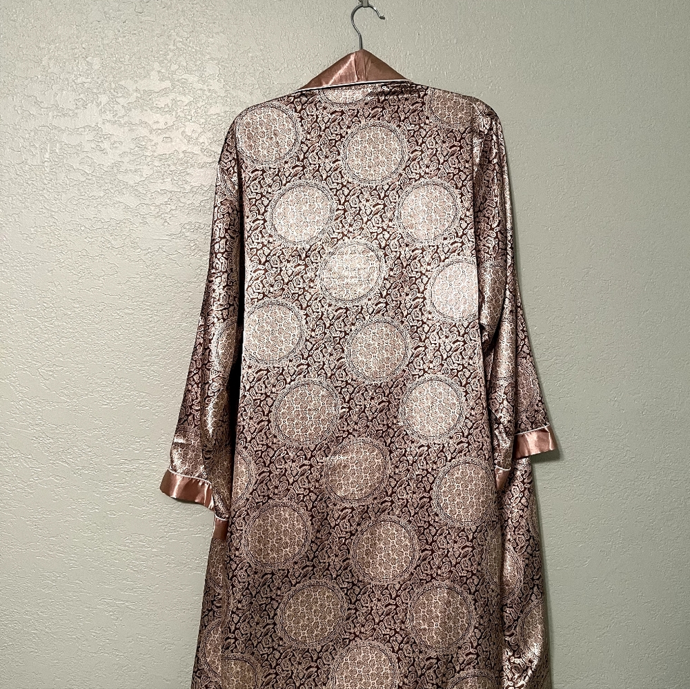 Sheek Gold Robe - Picture 2 of 2
